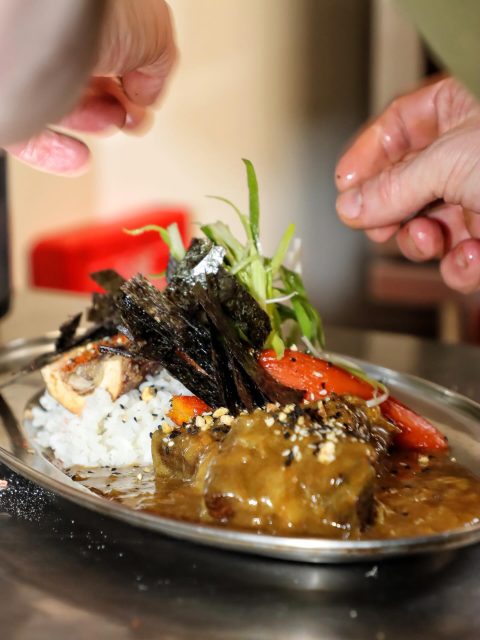 Japanese beef curry. Glazed carrot. Bone marrow rice.
Comfort food, but turned all the way up.
#Norwich
#NorwichFood
#NorwichRestaurants