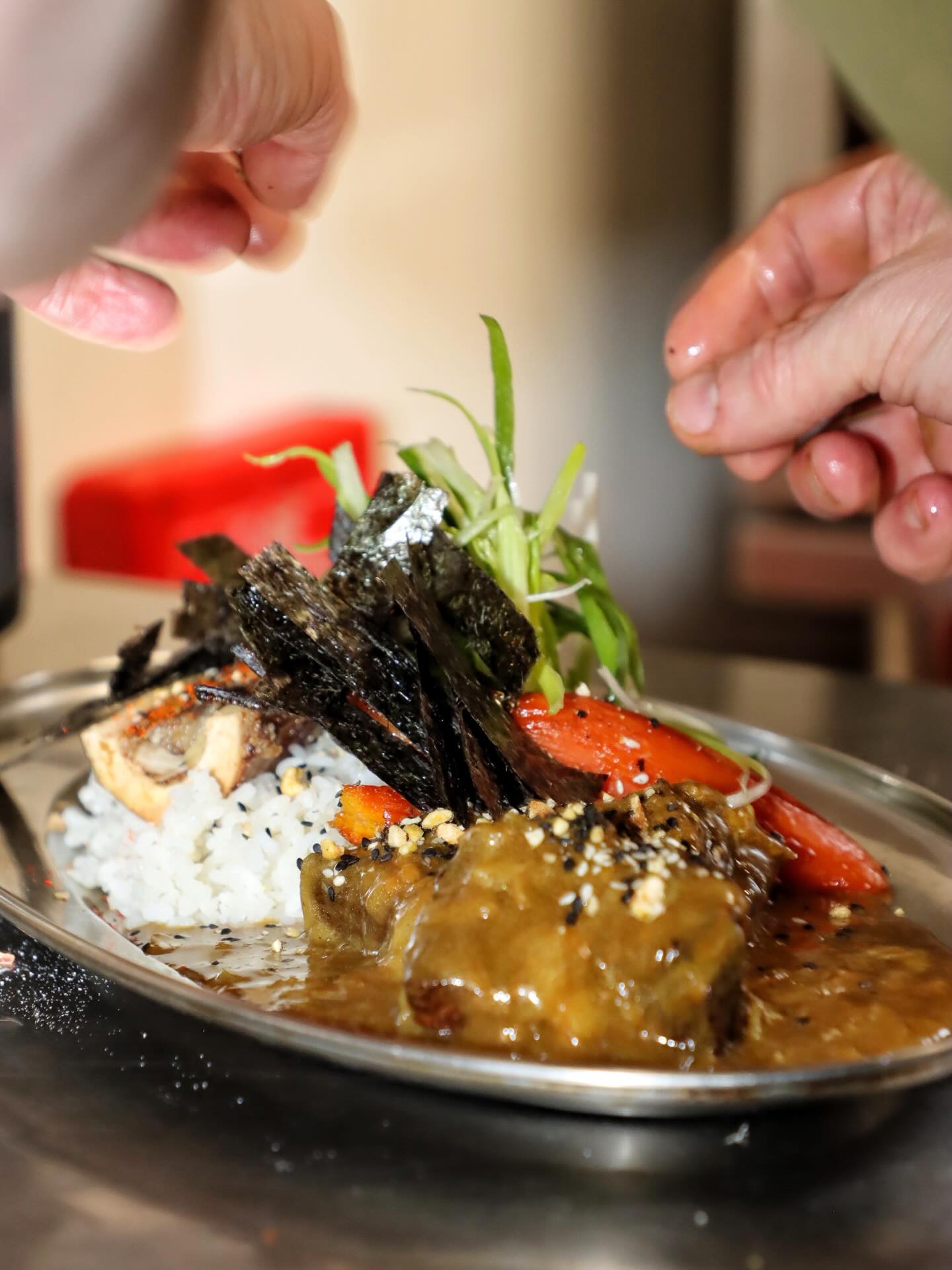 Japanese beef curry. Glazed carrot. Bone marrow rice.
Comfort food, but turned all the way up.
#Norwich
#NorwichFood
#NorwichRestaurants