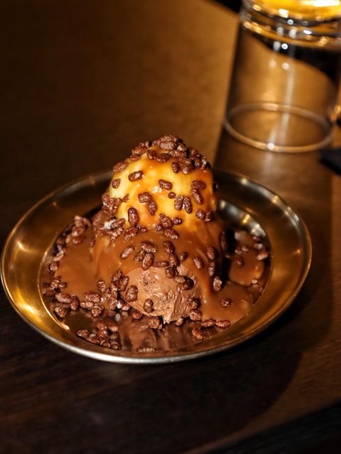 Dark chocolate mousse. Miso caramel. Vanilla ice cream. Coco pops.
Don’t really know where this one came from, but it slaps.
#Norwich
#NorwichFood
#NorwichRestaurants