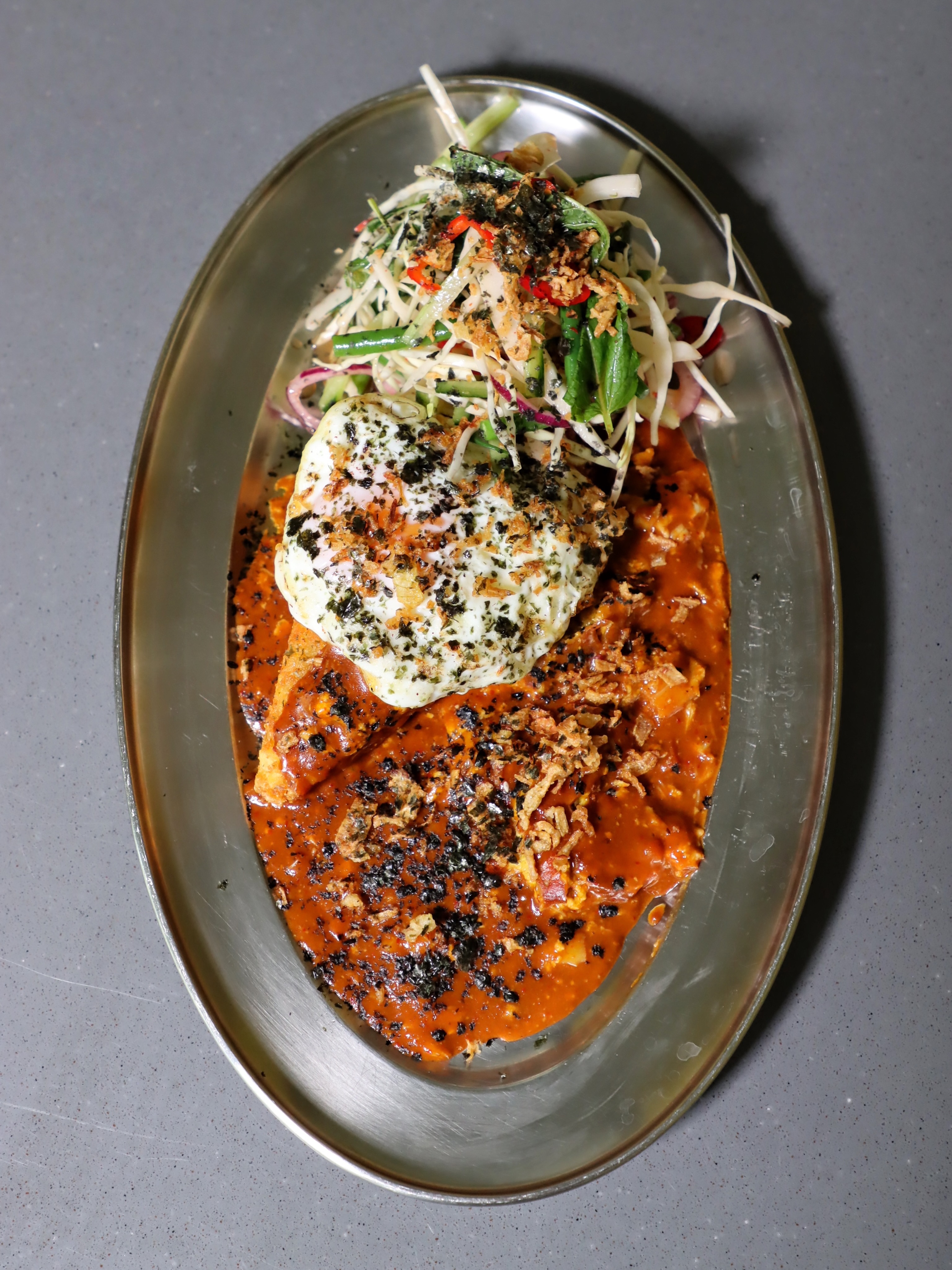 The Triple C
Cromer Crab Curry 🦀
served with hash browns, a fried egg and a kind of thai style salad.
#Norwich
#NorwichFood
#NorwichRestaurants
