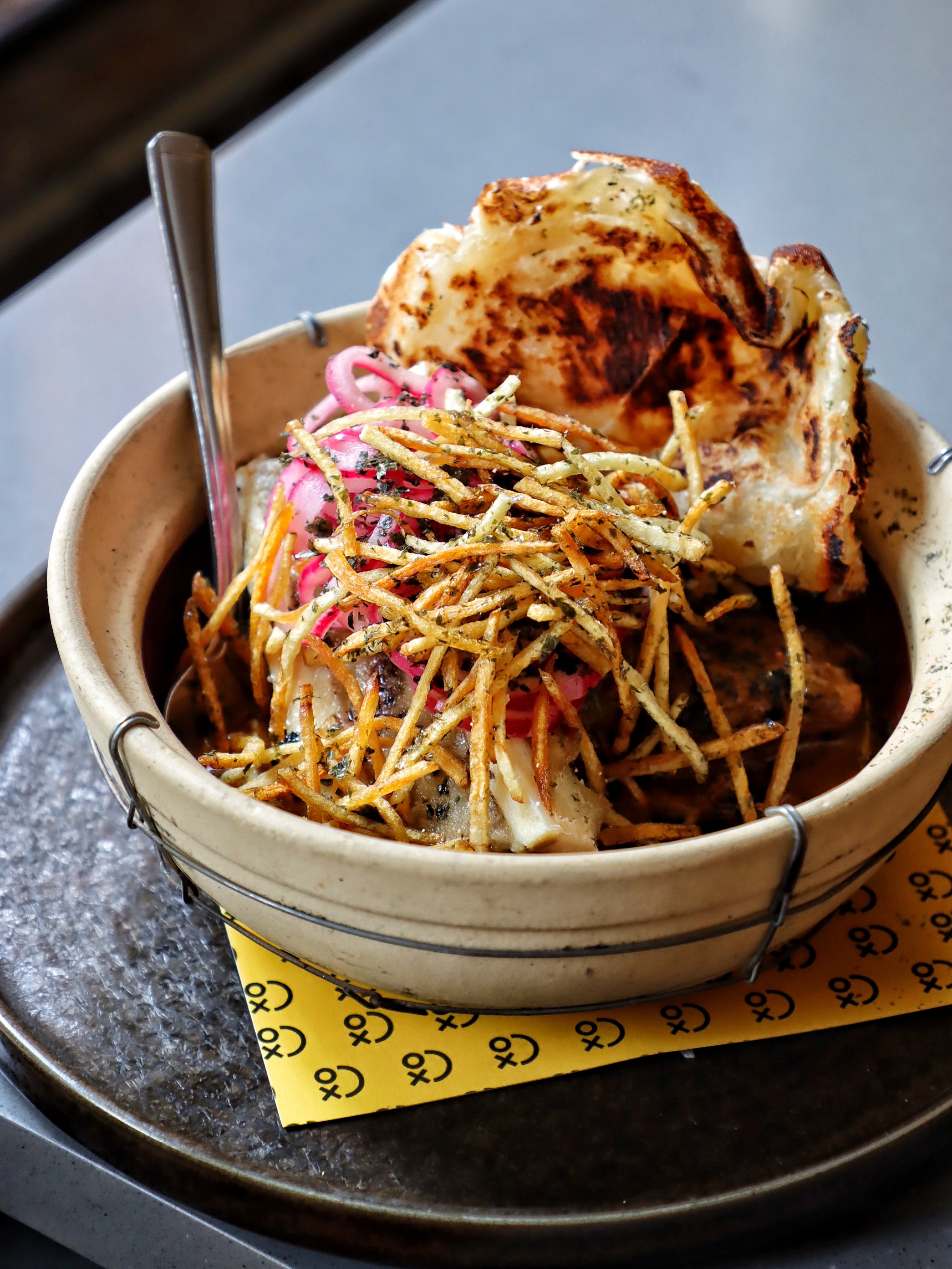 Beef rendang with roasted bone marrow, beer pickled onions and roti.
Rich, messy, and absolutely not a first-date dish.
#Norwich
#NorwichFood
#NorwichRestaurants