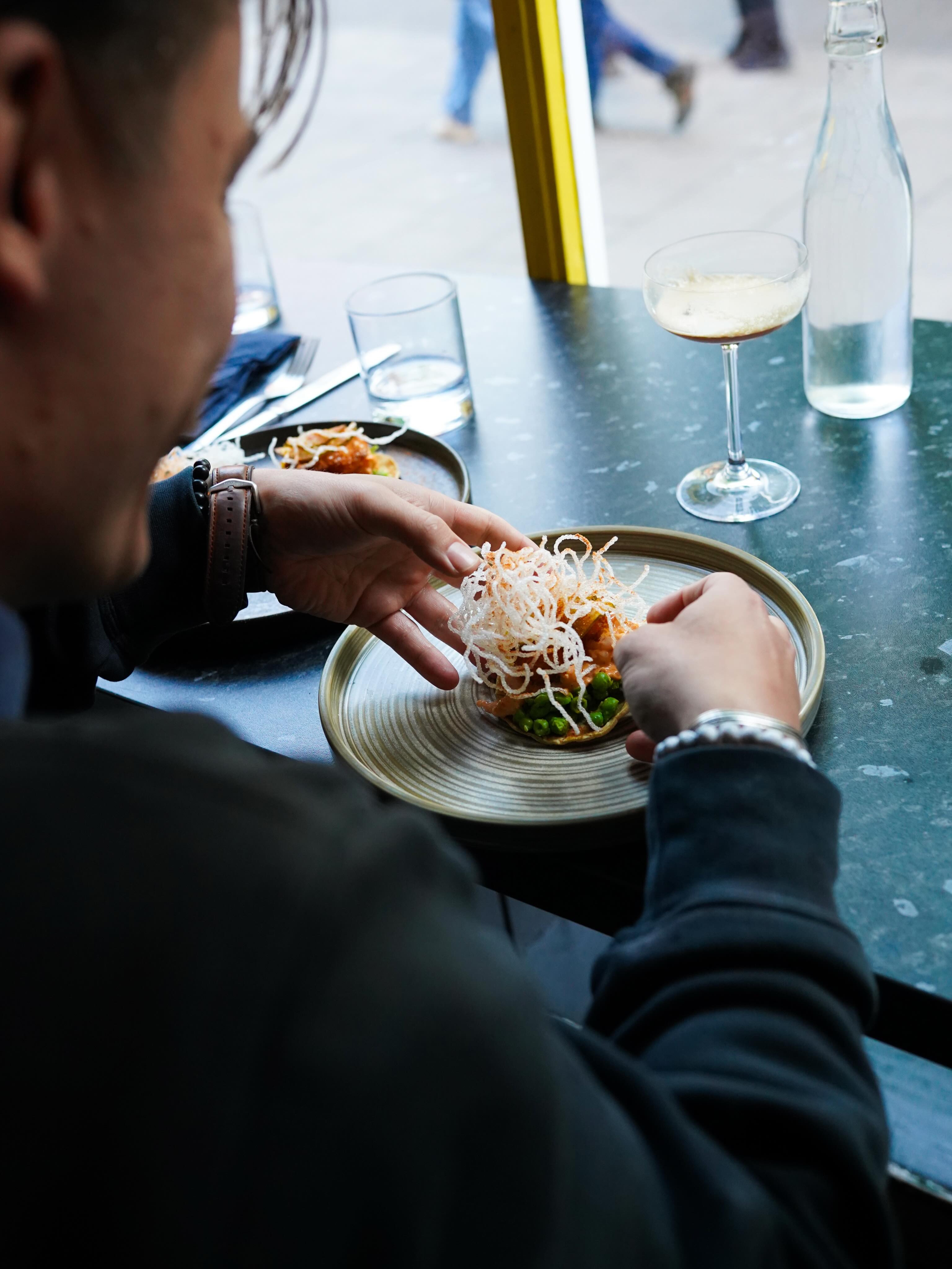 Tom Yum prawn cocktail tacos.
Pickled cucumber, crispy noodles, big flavour, absolute chaos.
#Norwich
#NorwichFood
#NorwichRestaurants